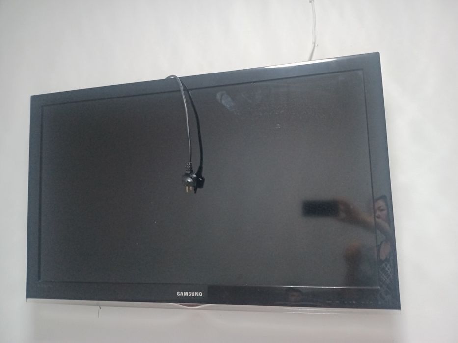 Срочно продам телевизор в хорошем состояний