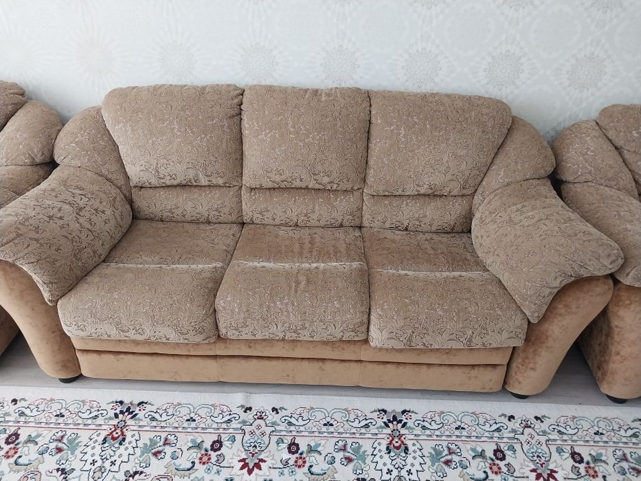 Мягкий уголок диван