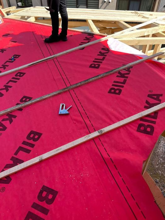 Cauți o echipă serioasă pentru acoperișul casei tale? Oferim servicii