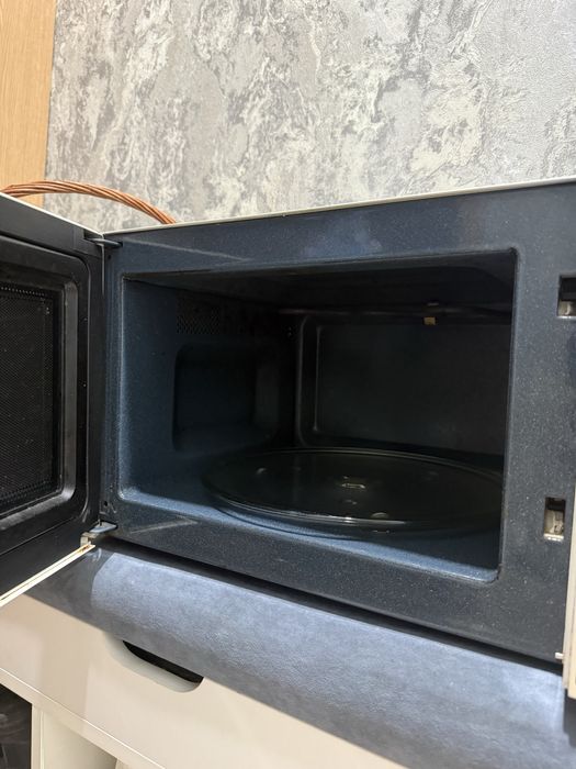 Продам микроволновую печь Samsung