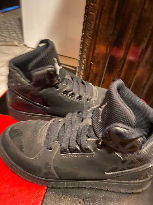 Adidasi Jordan x nike