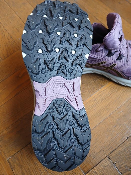 Asics gel venture 9,noi.