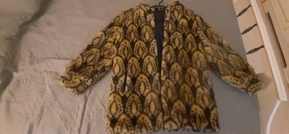 Дамско палто от изкуствен косъм