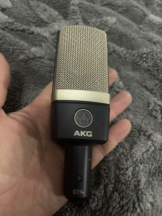 Tablou cu microfon Akg c314 ( nu shure dynacord )