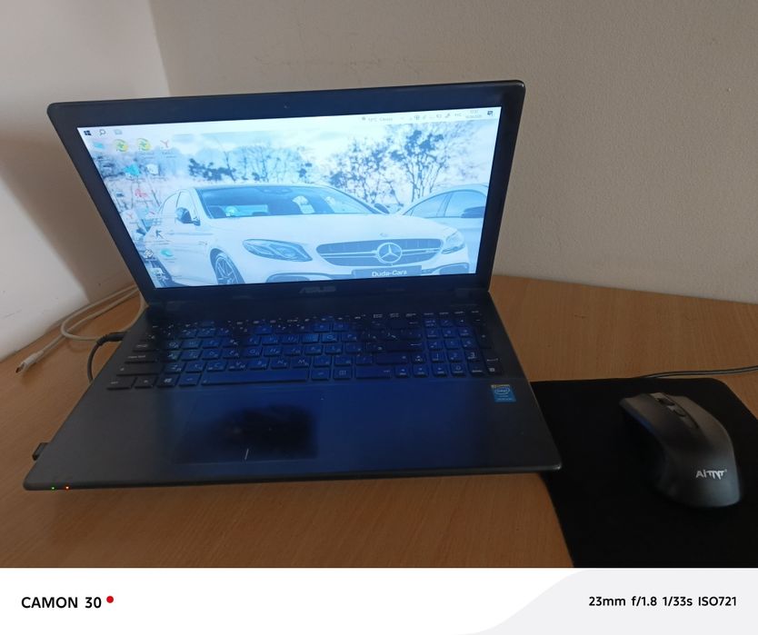 Noutbuk Asus ortacha