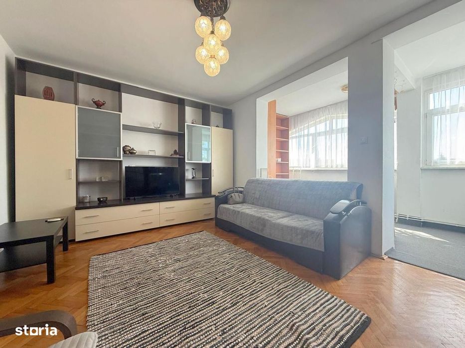 Apartament 3 camere, str. Bucuresti, suprafata generoasa
