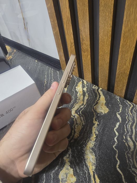 Honor 400 srochna sotiladi ideal holatda