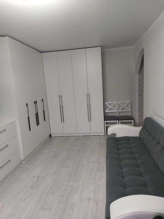 Продам 2 ком квартиру с хорошим ремонтом Уют!