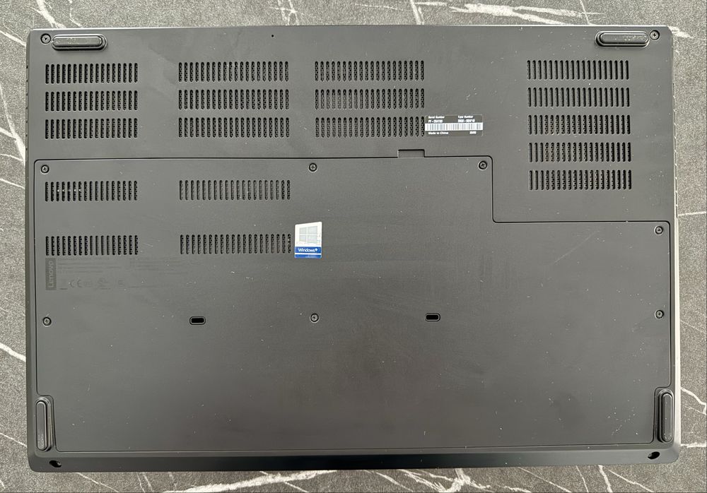 Lenovo ThinkPad P73 | i7-9850H | 64GB RAM | Quadro RTX 3000 6GB | SSD + HDD | Stare excelentă