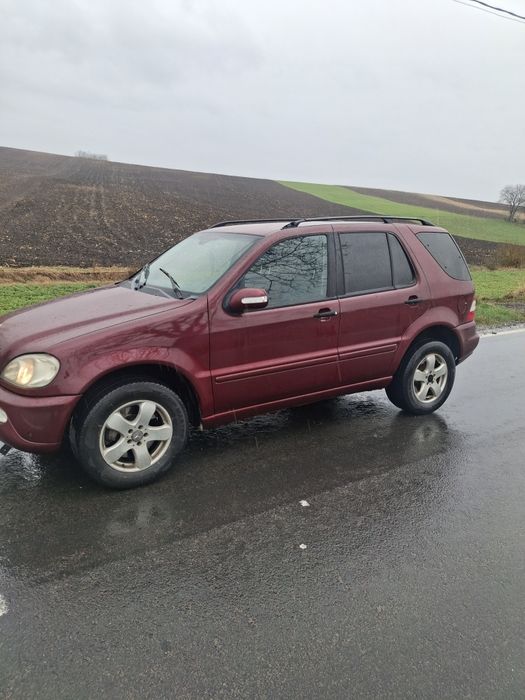 Vând mercedes ml 270 w163    7 locuri 4x4