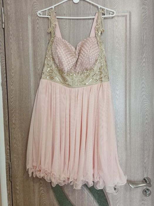 Rochii preț 100 de lei bucata