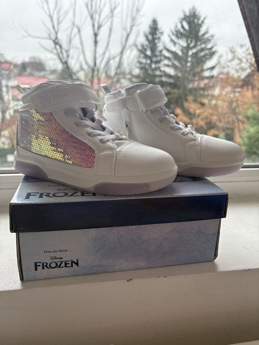 Adidasi noi Frozen 30