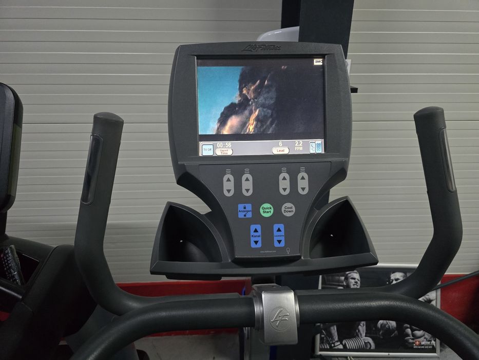 Banca piept Technogym plan inclinat, presa picioare, bicicleta stepper