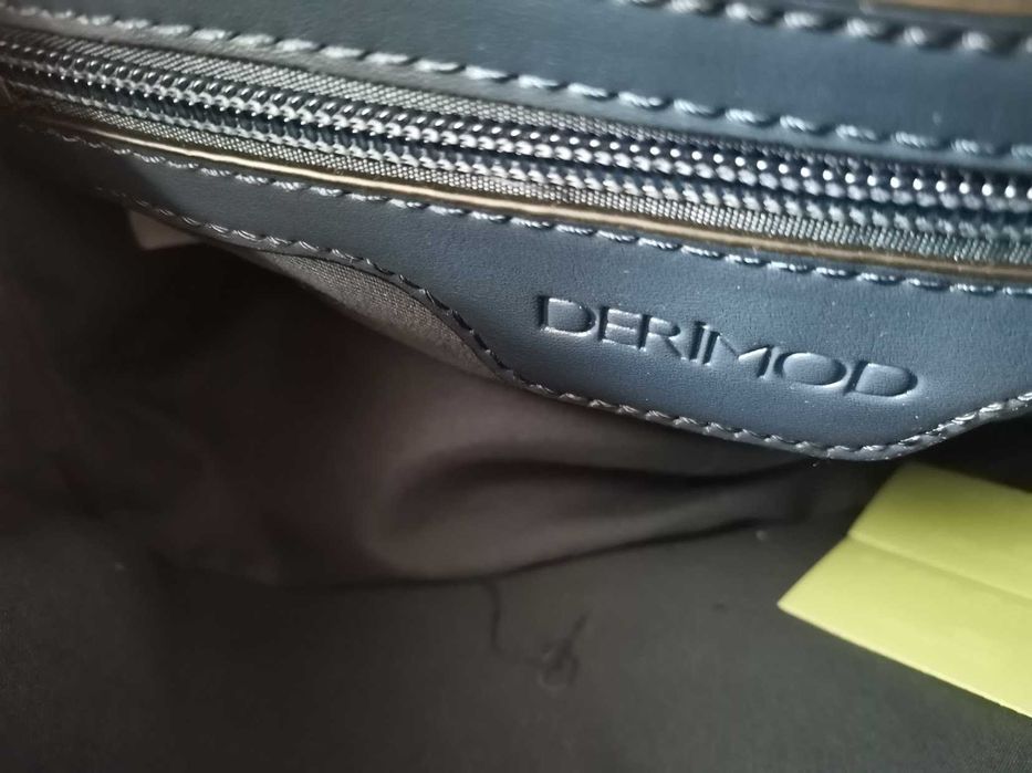 Нова дамска чантичка. Естествена кожа.
