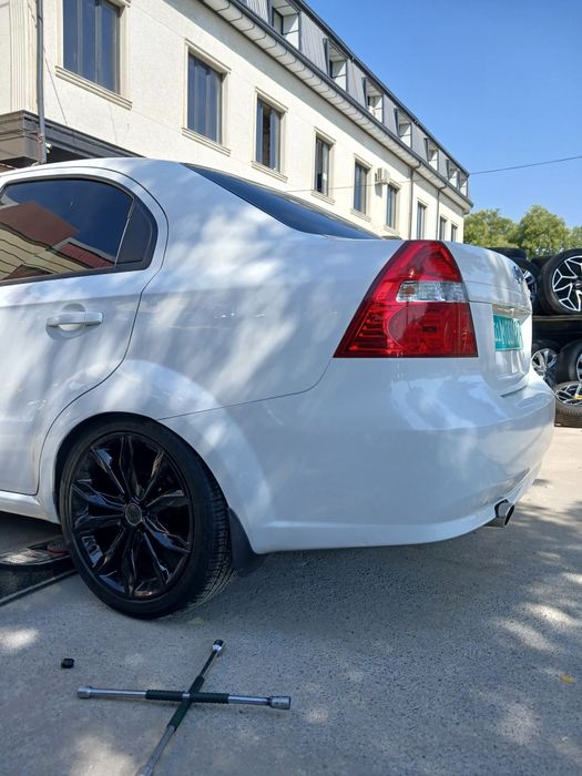 205/40/r17 Malibu primer diska 4/100