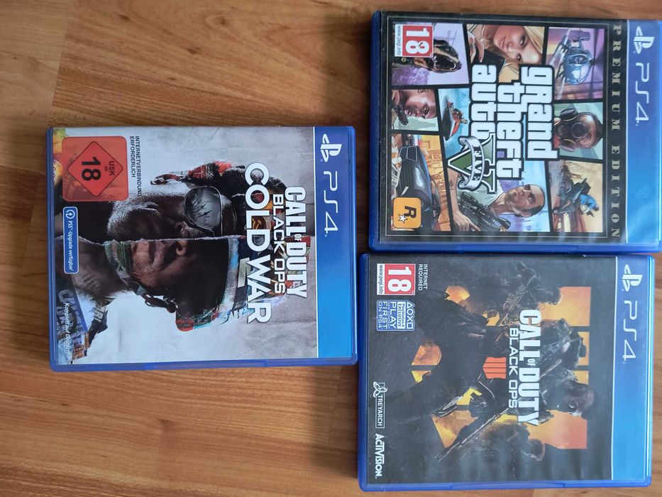 Vând Play Station 4 de 500Gb