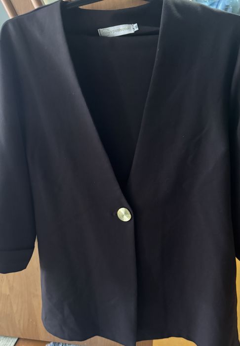 Продам платья и брючный костюм