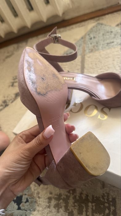 Продам туфли замшевые