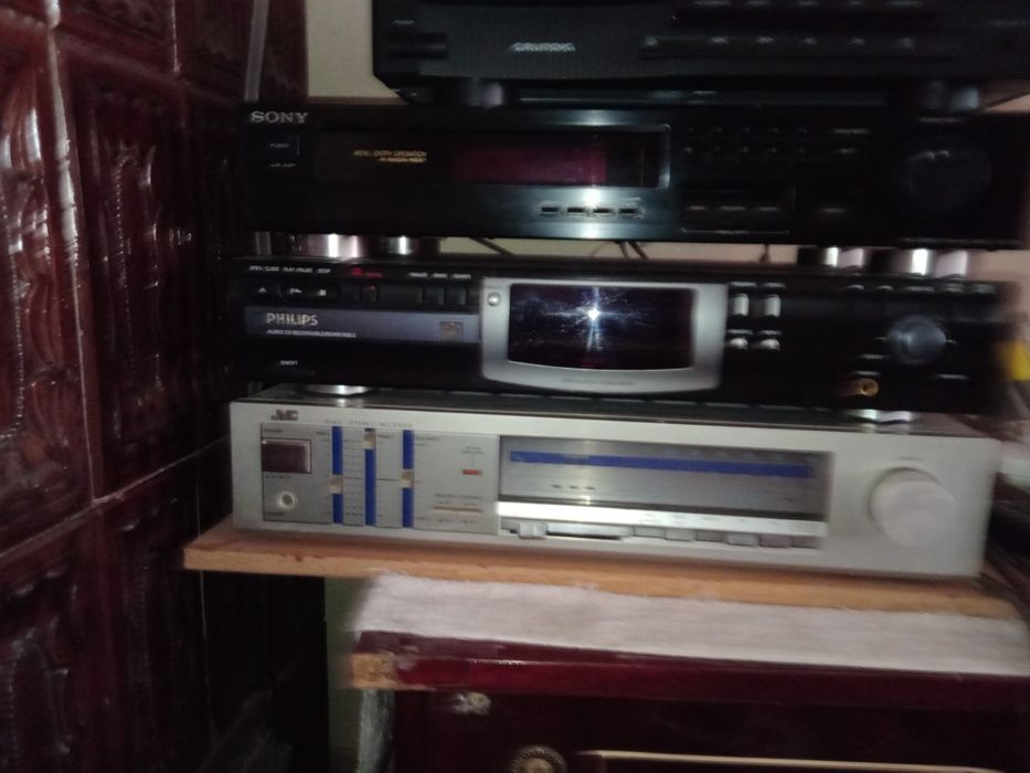 Amplificator cu radio JVC R-K11 . stereo 2x25w