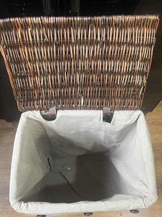 Корзина для белья дерево