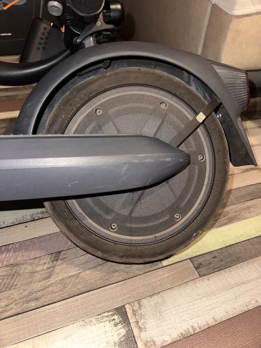 Електрическа Тротинетка Segway  eKickscooter E2 Pro в Гаранция