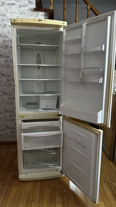 Холодилник бу LG