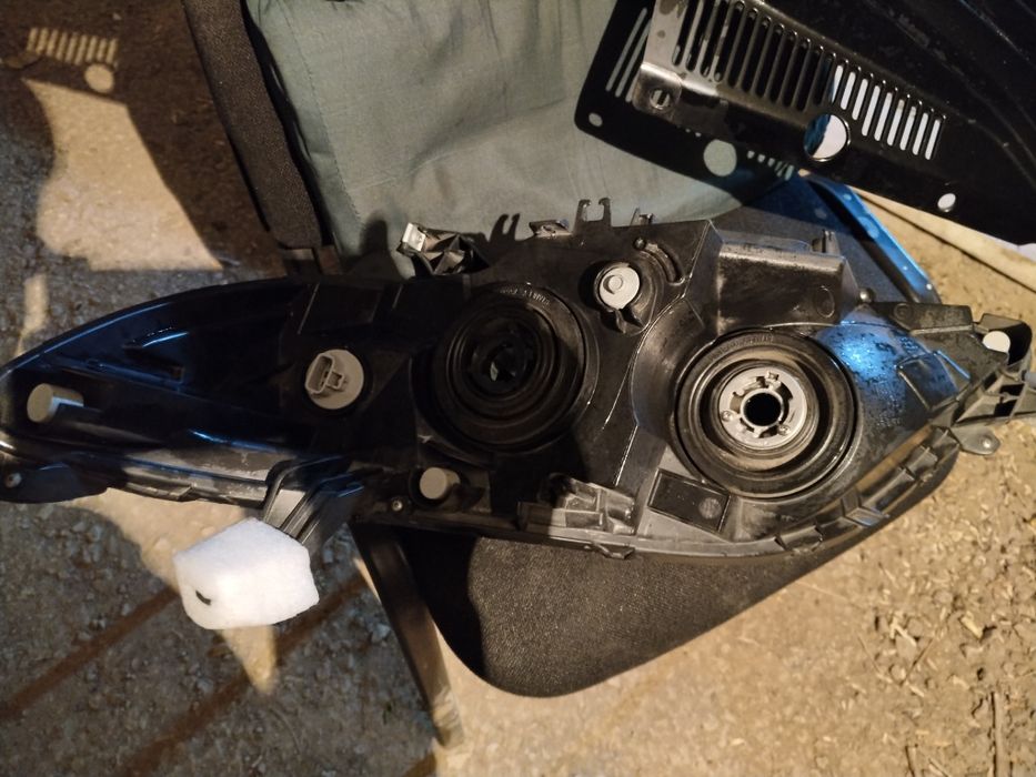 Фара правая сторона Таиота Сиена