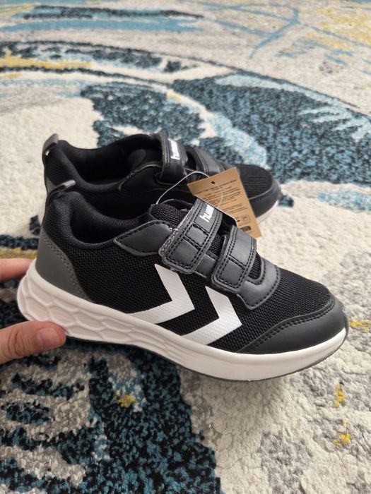 Новые кроссовки 29 размера