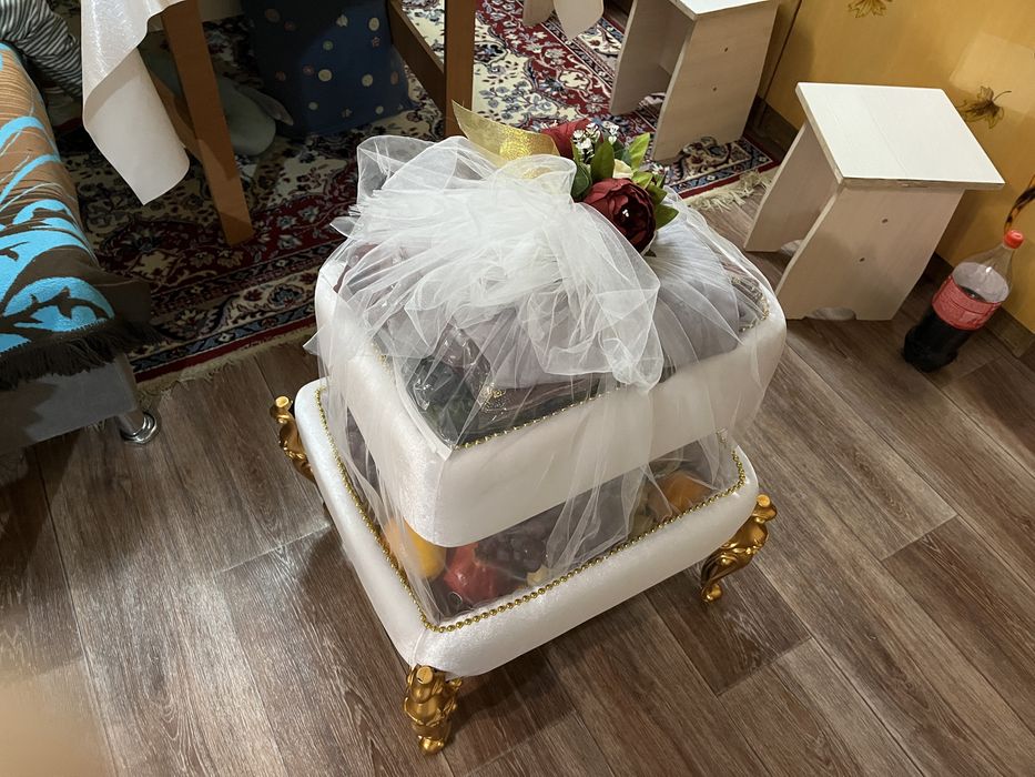 Корзина праздничная