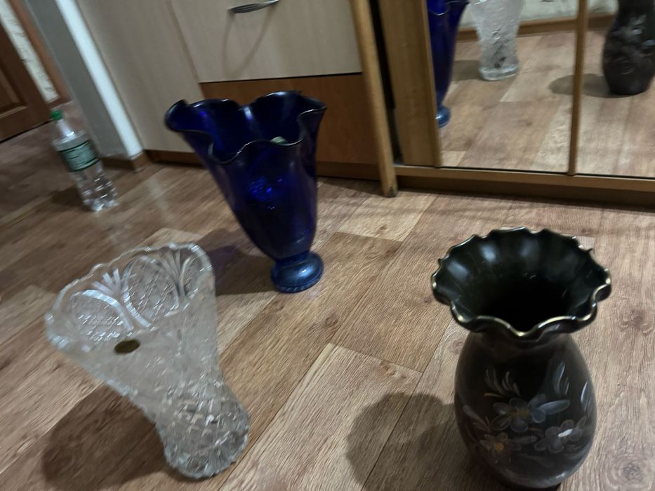 Продам вазы(разные)