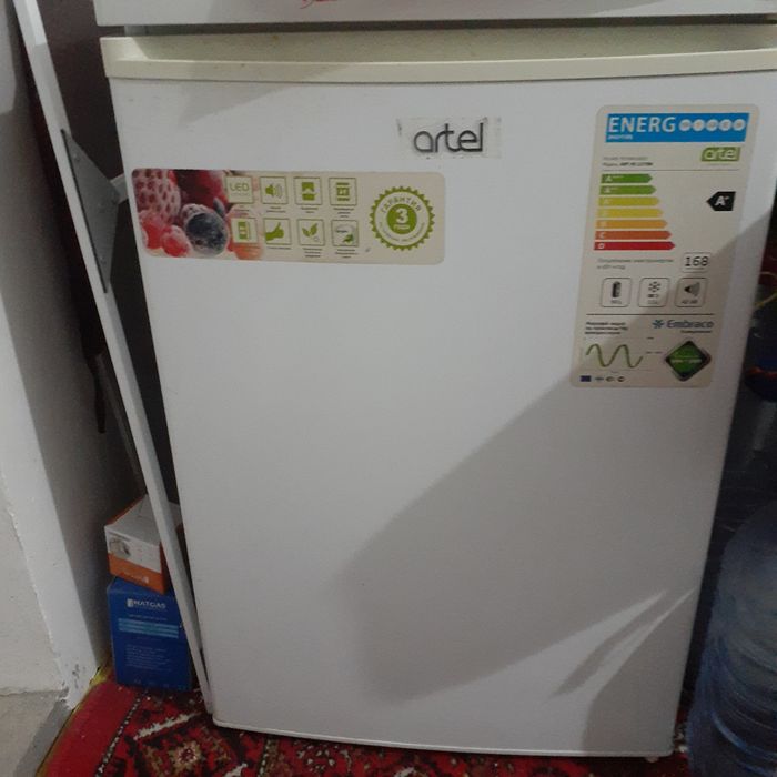 Ассалам алейкум холодильник сотилади ишлап дурипти 2018 йил олвадик