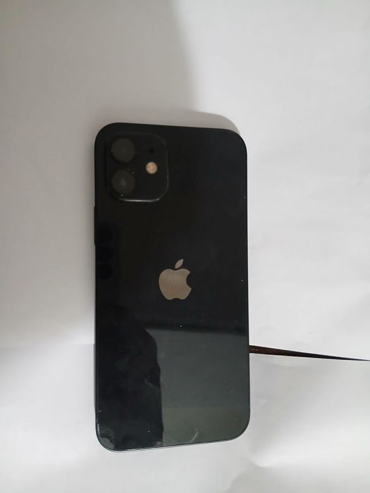 Iphone 12 si Samsung A16