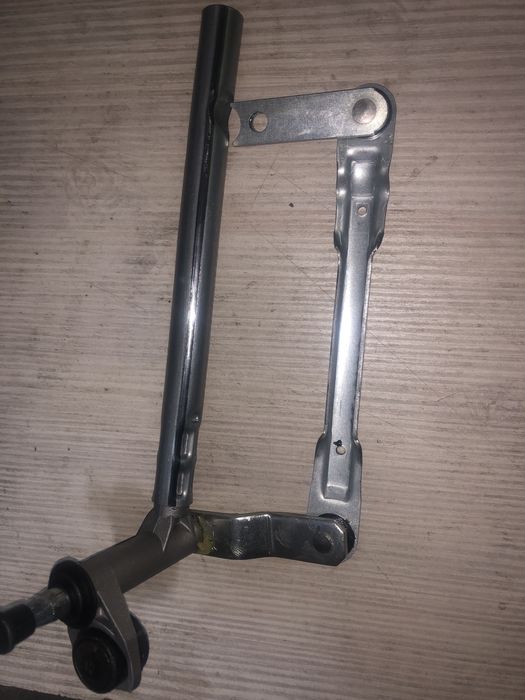 Ansamblu stergator stanga sau dreapta fata VW Touran (2003-2010)