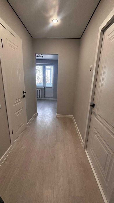 8 мик 13800млн 1 комн с ремонтом