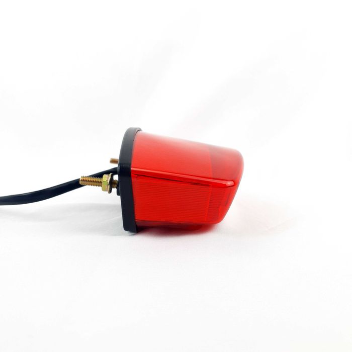 Lampă Stop LED Universală 12V pentru ATV, Quad, UTV și Motocicletă – Poziție + Frână, Lentilă Roșie Sau Fumurie, Design Sport – B22