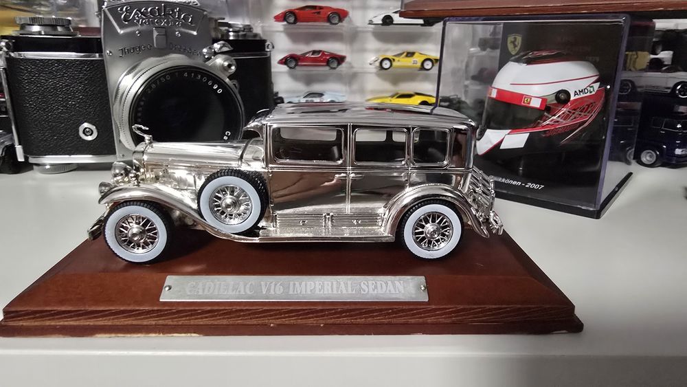 Cadillac V16 Imperial Sedan - Silver Cars collection