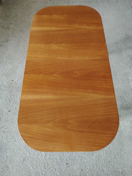 Холна  маса от дърво