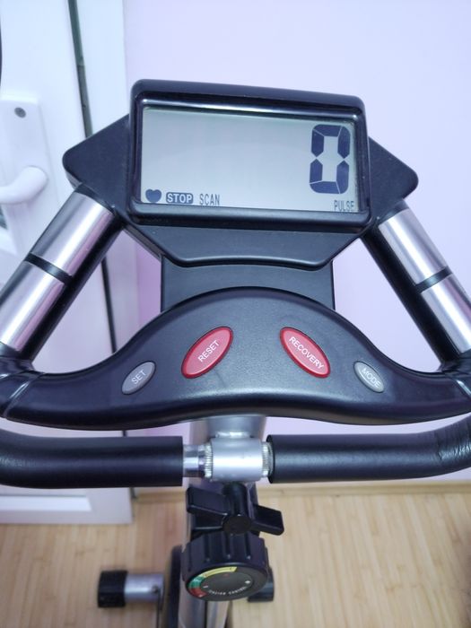 Vând bicicletă magnetică  fitness