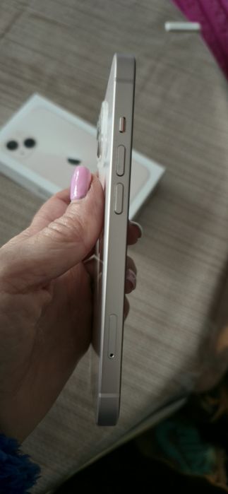 Телефон Iphone 13