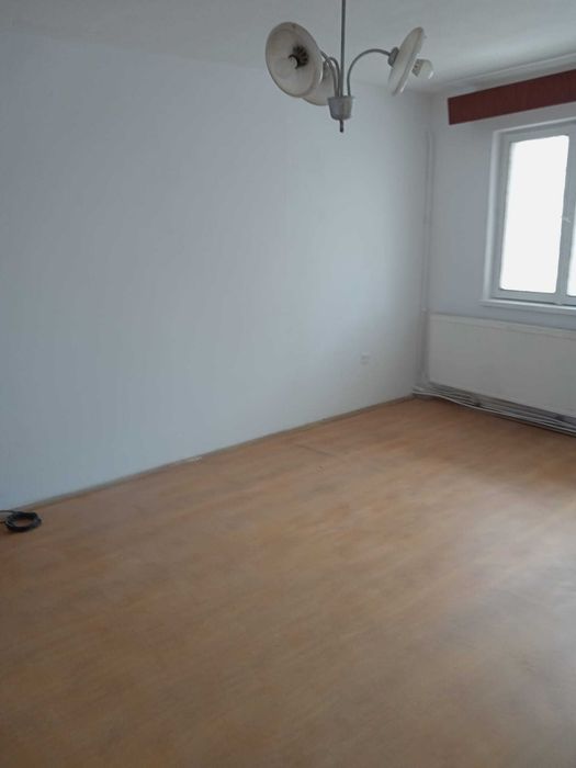 Apartament 3 camere de inchiriat