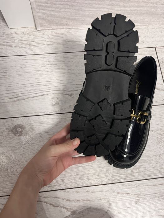 Продам лоферы