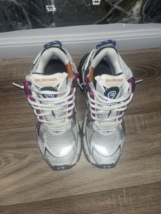 Balenciaga runner