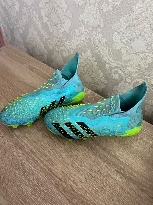 Кроссовки сороконожки