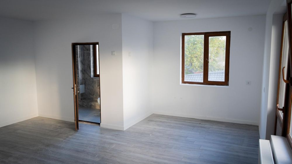 Vila de închiriat 8 camere si 8 grupuri sanitare
