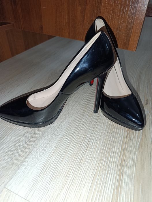 Женские туфли вечерние