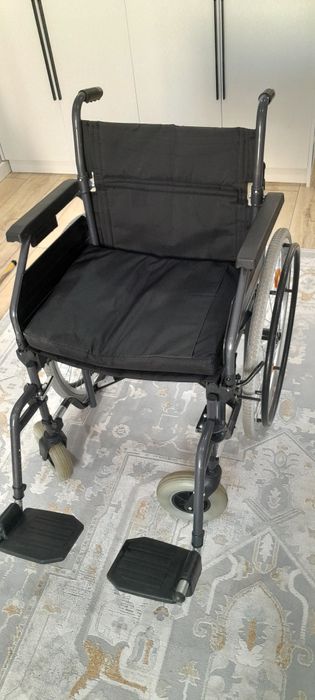 Срочно продам инвалидную коляску