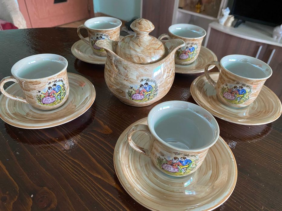 Порцеланов сервиз