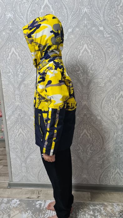 Демисезонная куртка на мальчика