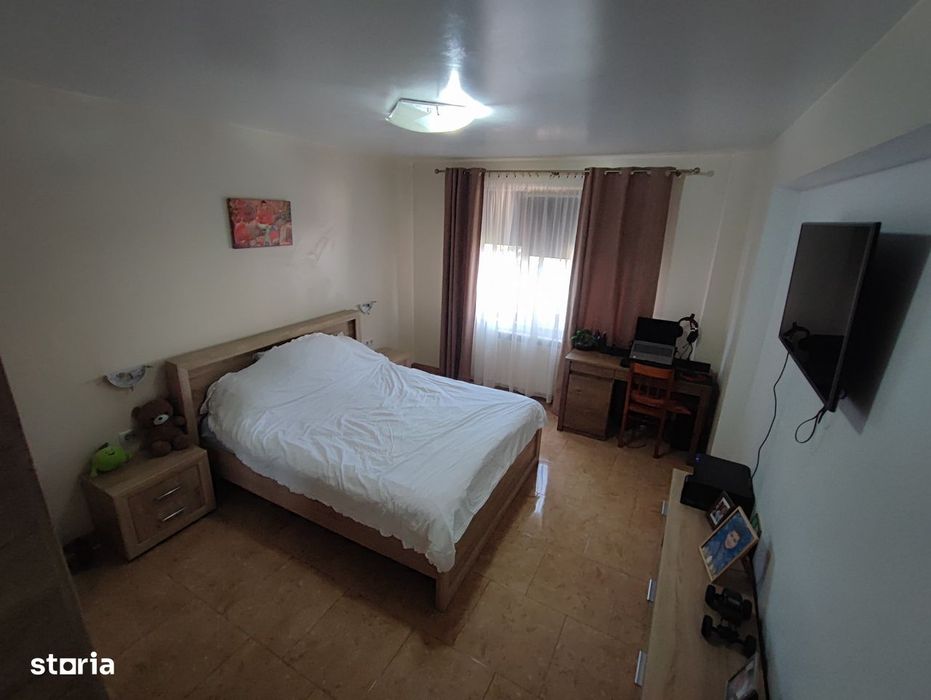 Casă D+P+1+M cu 1000 mp teren