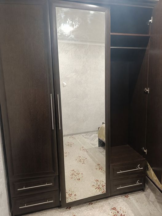 Продам спальный гарнитур